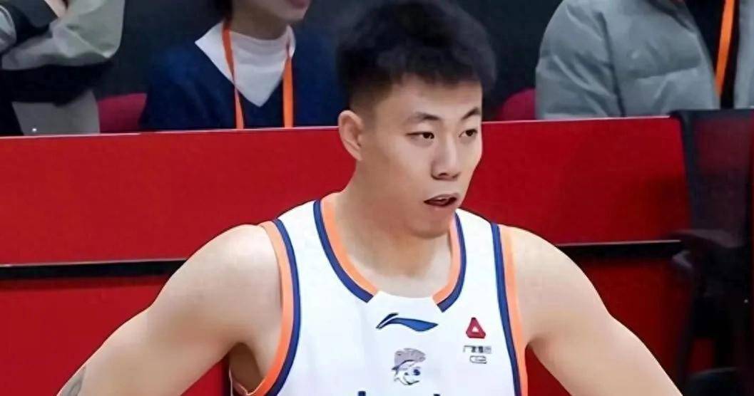 开云体育官网-CBA本赛季,“神一场鬼一场”的4大球星