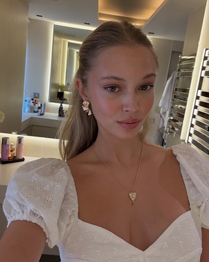 恭喜❤️36岁桑切斯喜得爱女 女友00后比他小11岁 两人今年才交往