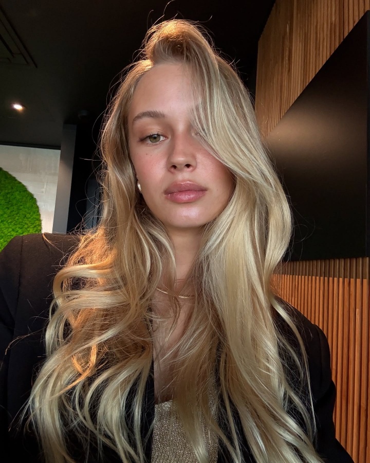 恭喜❤️36岁桑切斯喜得爱女 女友00后比他小11岁 两人今年才交往