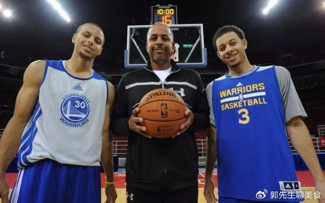 开云体育-NBA父子有多像?库里一看就是亲生的,杜兰特父子相似度99%|凯文·杜兰特|沃顿|斯蒂芬·库里|凯里·欧文|柯蒂斯·琼斯_新浪体育_新浪新闻