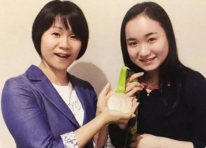 开云体育官网-伊藤美诚妈妈上任,亮相新岗位,日本队批准,曾给莎莎做饭团|伊藤美乃莉|肖莎|乒乓球|孙颖莎|多哈球星挑战赛_新浪体育_新浪新闻