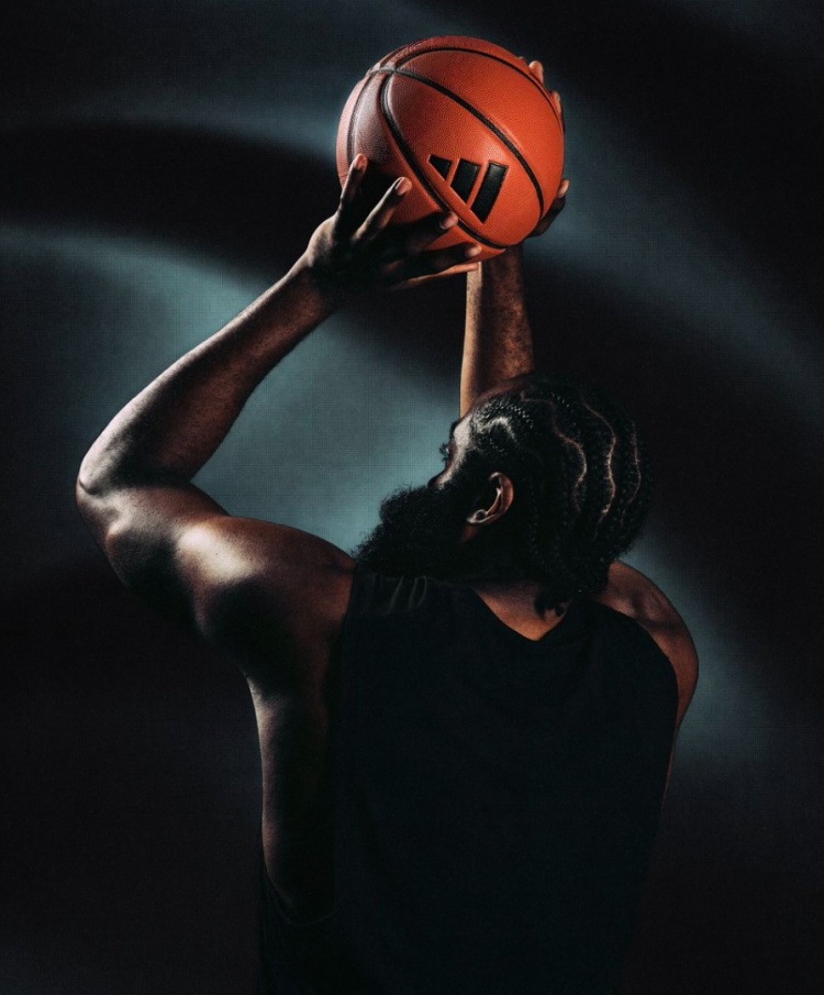 阿迪官方：哈登在巨人中更上一层楼 恭喜你上升至历史得分榜第9位