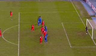 开云体育-卫冕冠军出线危矣！意大利被北马其顿逼平怪谁？