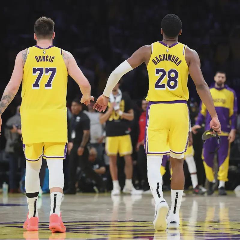 开云体育下载-进攻完美防守白给的八村塁,是继续留队还是远走高飞?