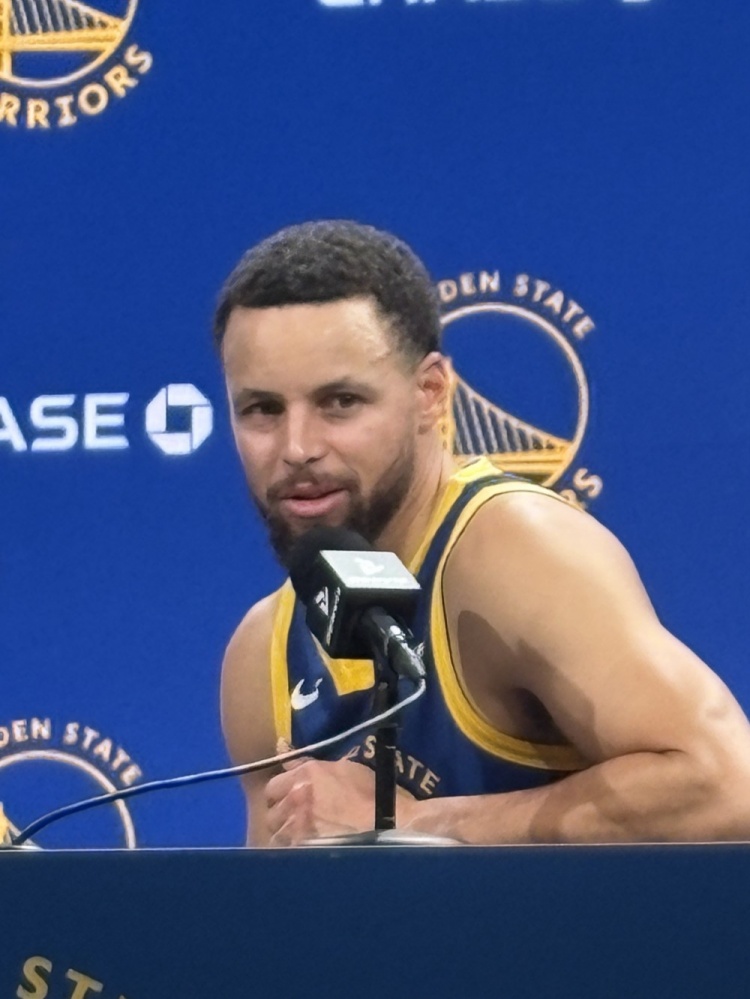 开云体育-库里:开局慢热投不进无需纠结 防守稳住了局面&巴特勒带队追分