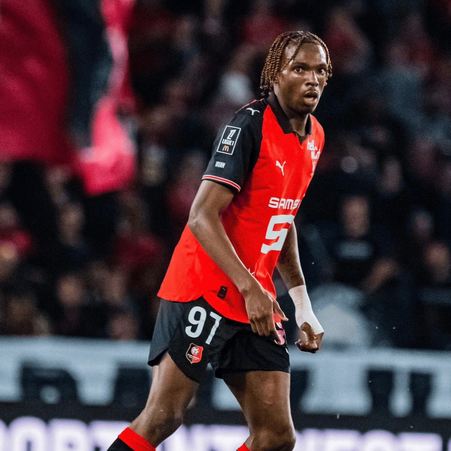 罗马诺:切尔西希望冬窗引进中卫即战力,雅凯是候选之一