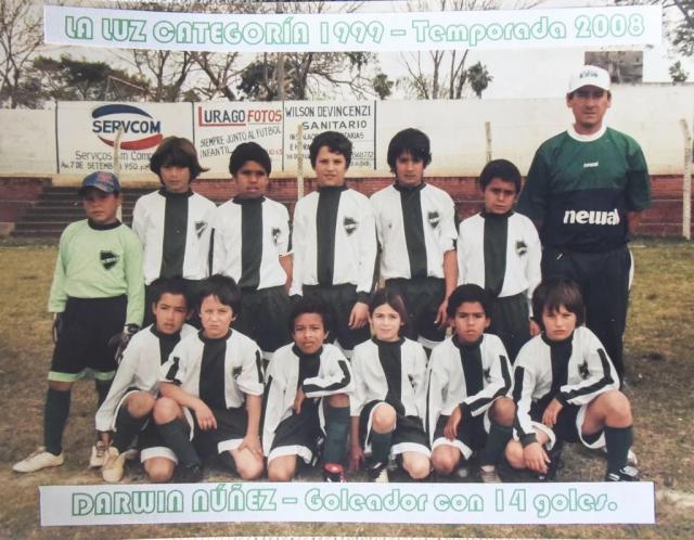 1667606792275028677.jpg 开云体育-达尔文·努涅斯的足球故事:小国小镇走出巨星