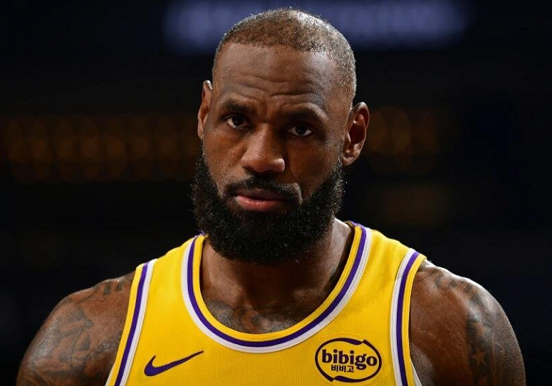 kaiyun体育官网-36分+31分+30分,无缘全明星首发!老詹接受现实,NBA要变天了