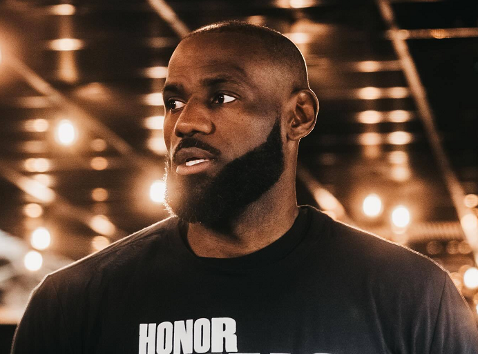 kaiyun体育官网-36分+31分+30分,无缘全明星首发!老詹接受现实,NBA要变天了