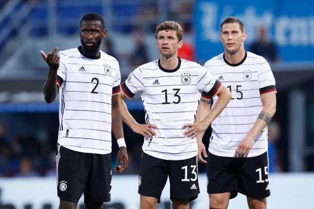 1654392242212070933.jpg 开云体育-“弗氏德”10场不败?遇强不强,防线仍是一片工地