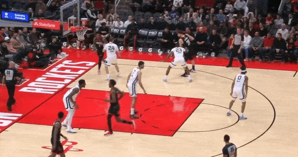 开云体育-查克|逐帧拆解:单场14助创生涯新高,镜头解析阿门传球表现