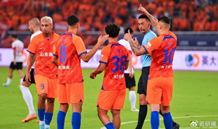 开云体育官网-马德鲁加曾被视为鲁能离队热门，如今为何依然没走，原因找到了|阿尔瓦罗|洛佩斯|本菲卡足球俱乐部|山东泰山|克雷桑_新浪体育_新浪新闻