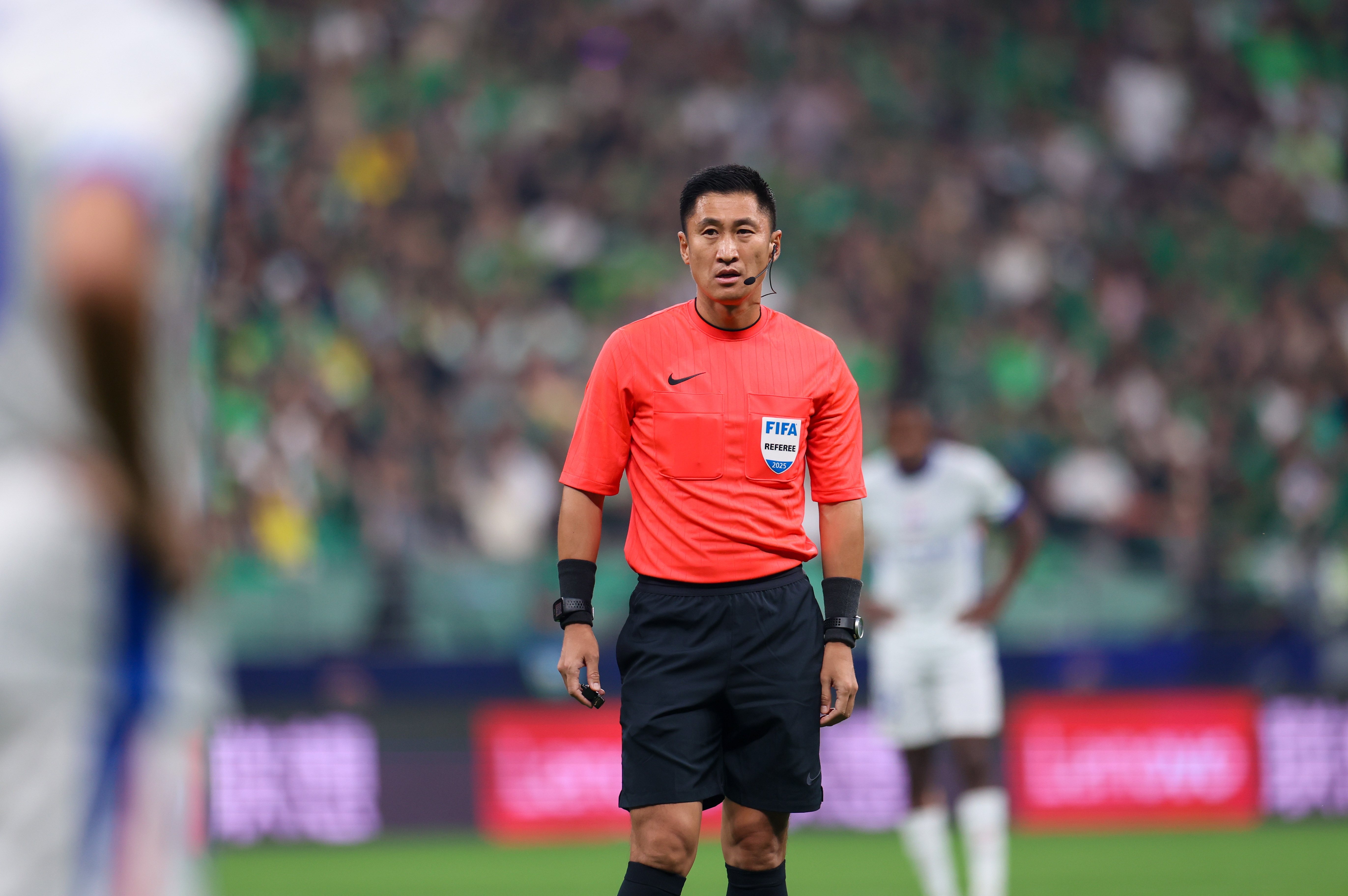 直播吧：马宁暂留多哈待命 多名中国裁判亚足联赛事执法计划调整