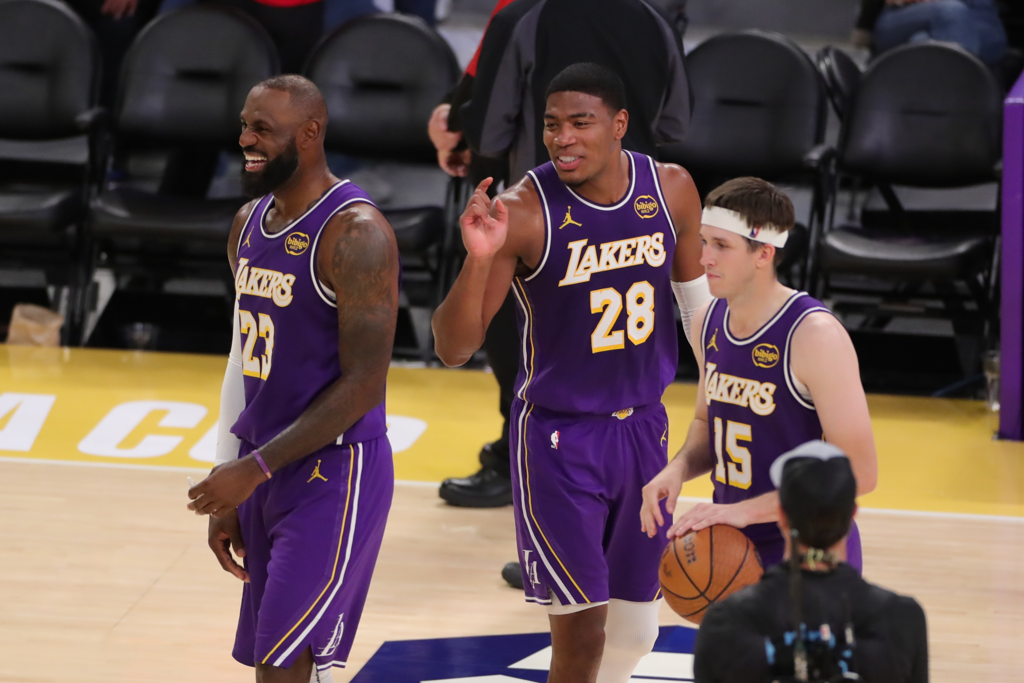 kaiyun体育官网-NBA彩经：火箭险胜雷霆 湖人击退勇士 开拓者轻取灰熊