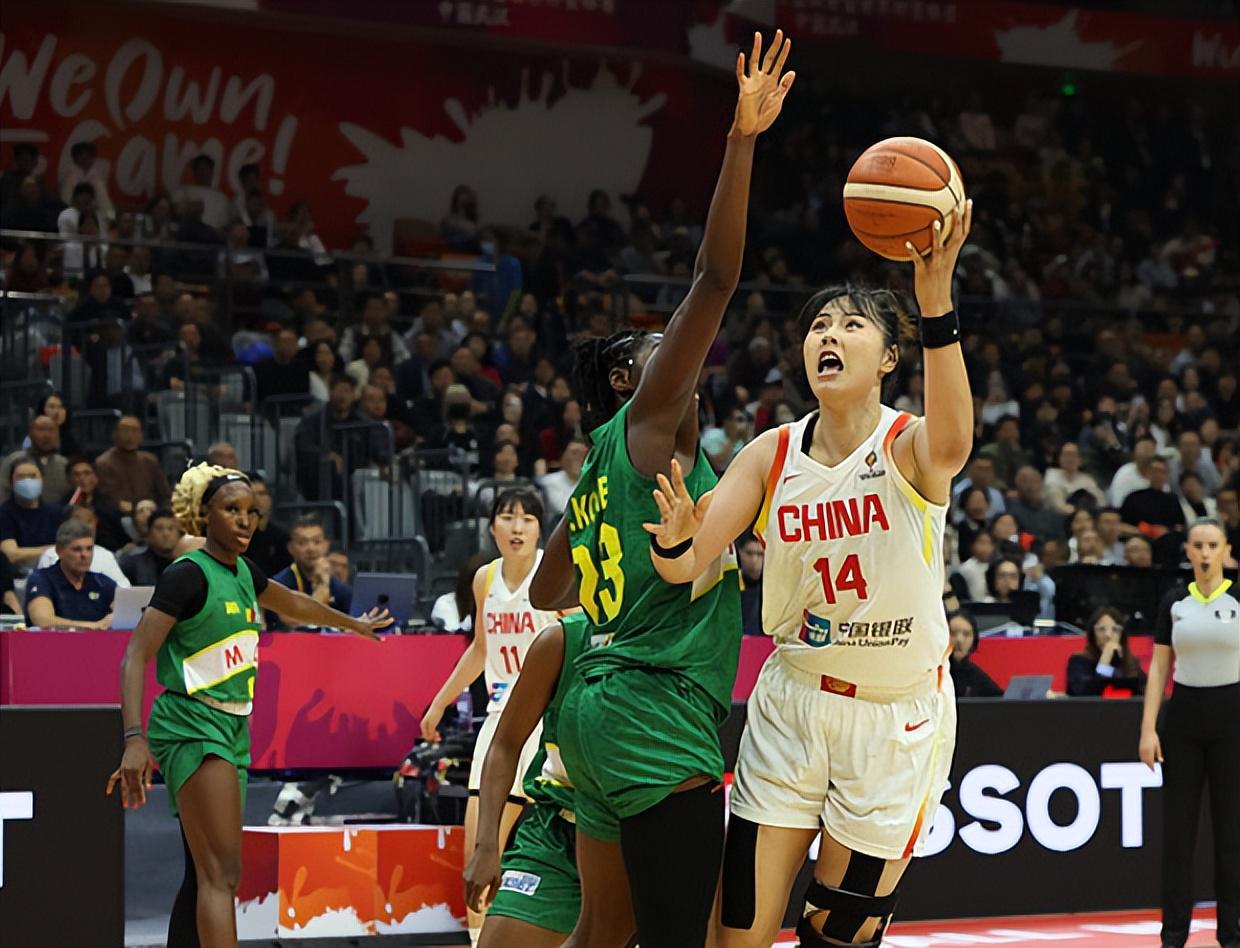 kaiyun-又美又能打！李月汝归来轰21+11，中国女篮三大中锋闪耀无解