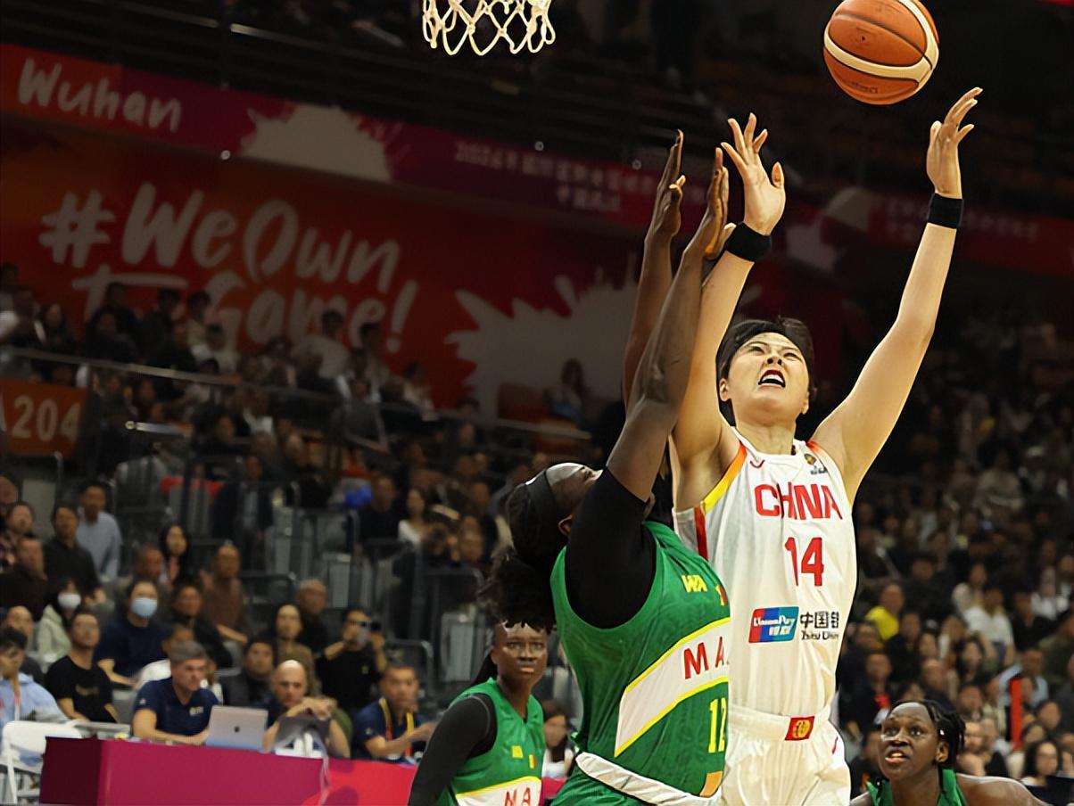 kaiyun-又美又能打！李月汝归来轰21+11，中国女篮三大中锋闪耀无解