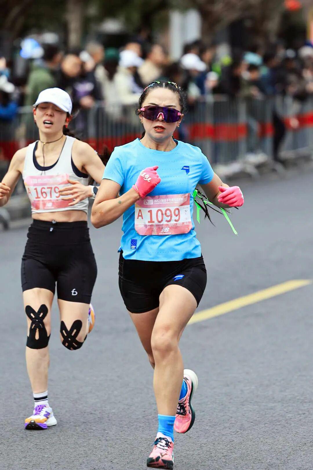 开云体育官网-Sub132的八名女跑者，定义上海女子半马的她力量