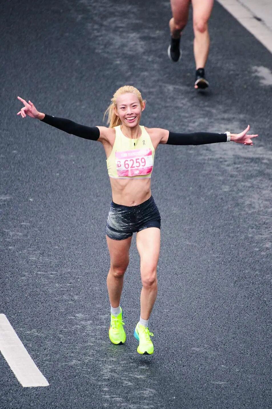 开云体育官网-Sub132的八名女跑者，定义上海女子半马的她力量