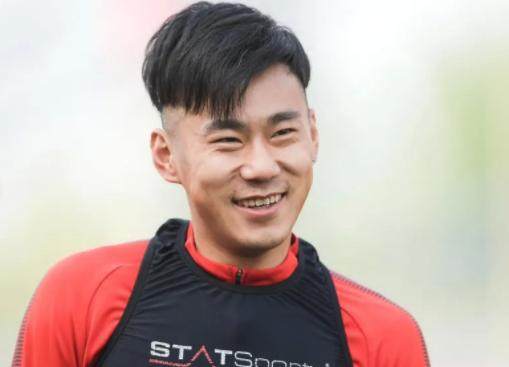 开云体育官网-8000万先生前来试训 津门虎已向中意外援发邀请函