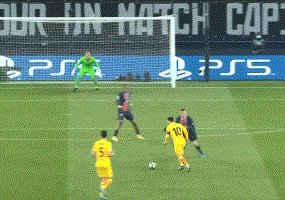 【欧冠】姆巴佩点射 梅西世界波后失点  巴萨平出局