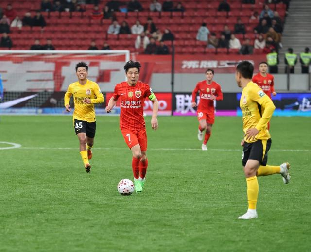 kaiyun体育官网-302天蛰伏，8分钟绽放！武磊满血归来，海港有救了！|上海海港|青岛西海岸|康复|球队|训练_新浪体育_新浪新闻
