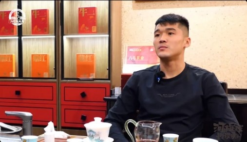 kaiyun-钟义浩谈战胜海港：不像外界说的爆冷，河南队现在有进攻也有防守