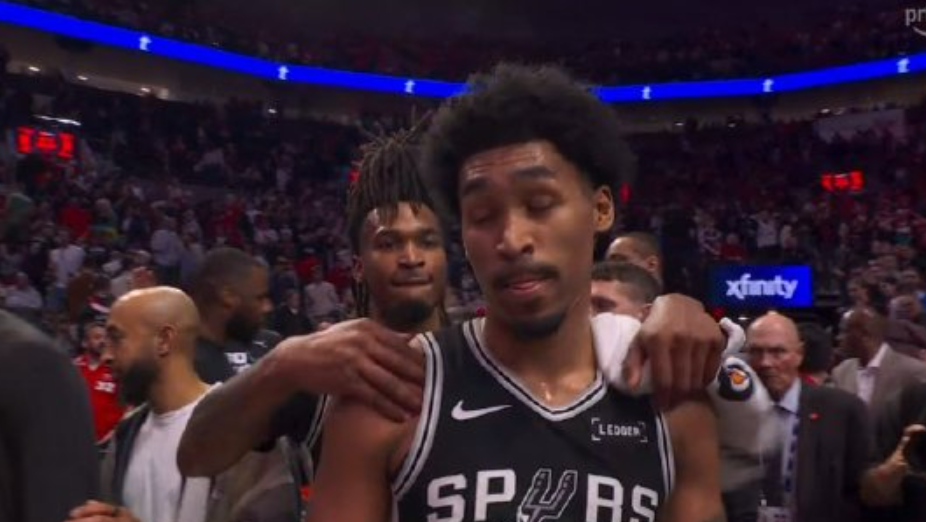 开云体育下载-33+27+18!稳定逆转2比1!杨瀚森又上了!
